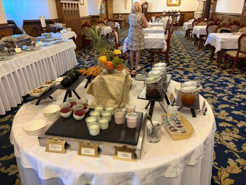 Hotel Galicia Nueva dining room buffet1